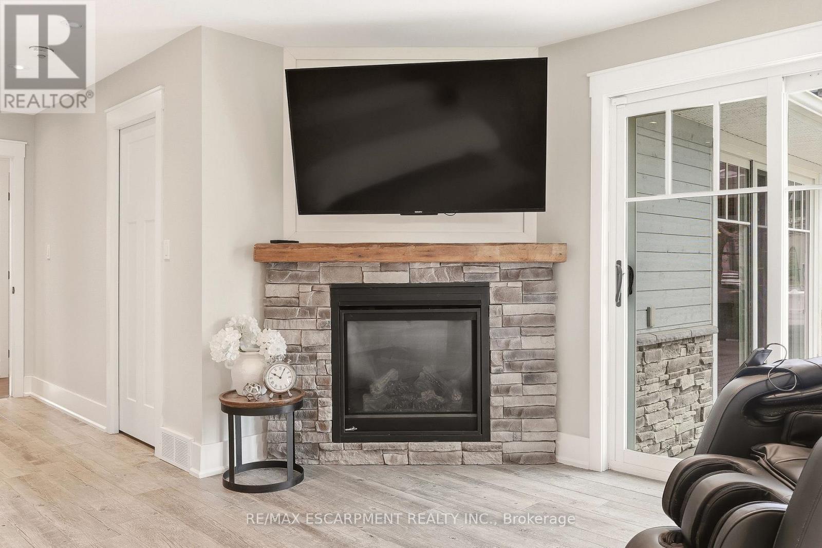 7196 Mcniven Road, Milton, ON - Indoor Photo Showing Living Room With Fireplace