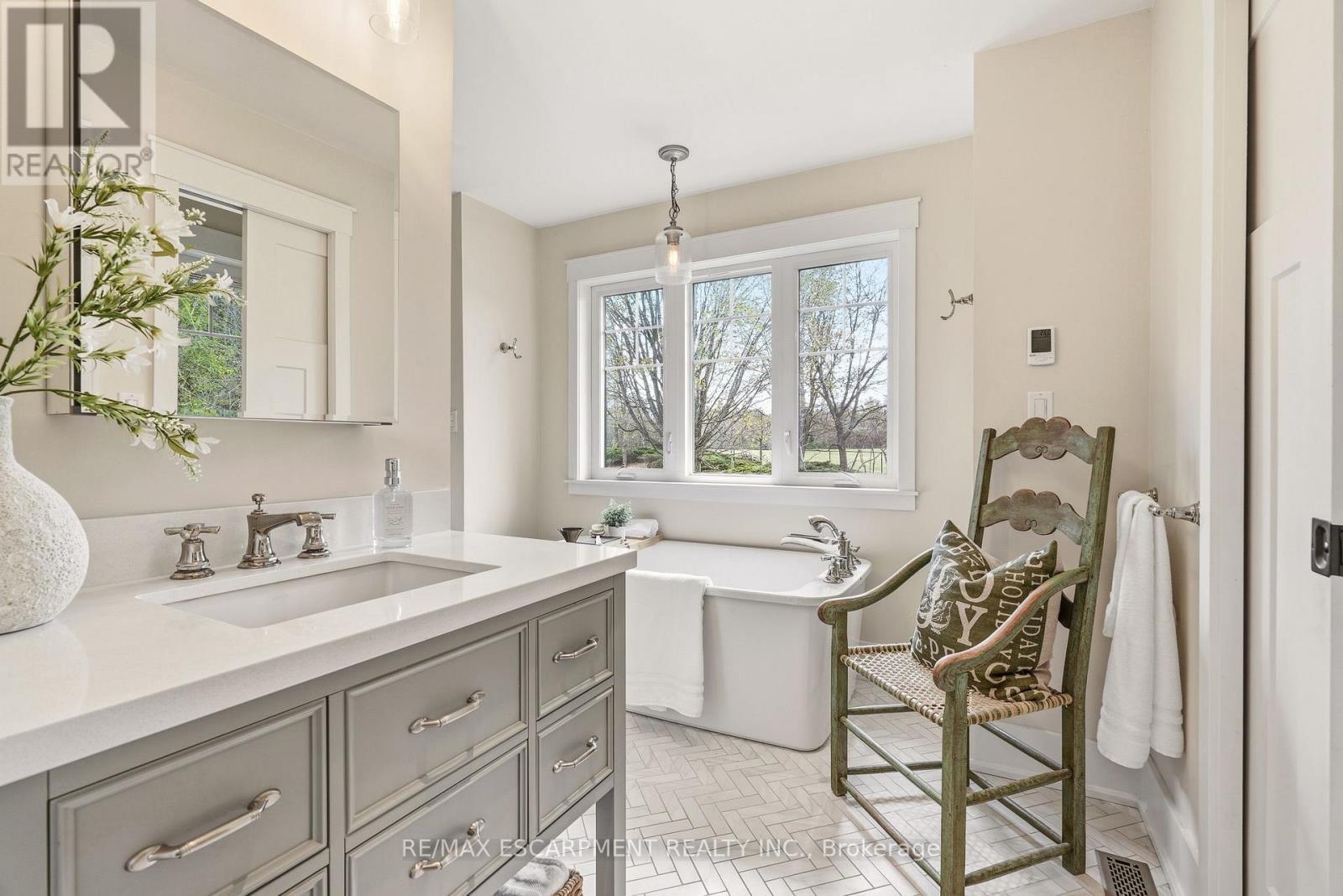 7196 Mcniven Road, Milton, ON - Indoor Photo Showing Bathroom