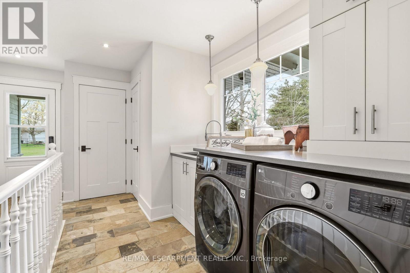 7196 Mcniven Road, Milton, ON - Indoor Photo Showing Laundry Room