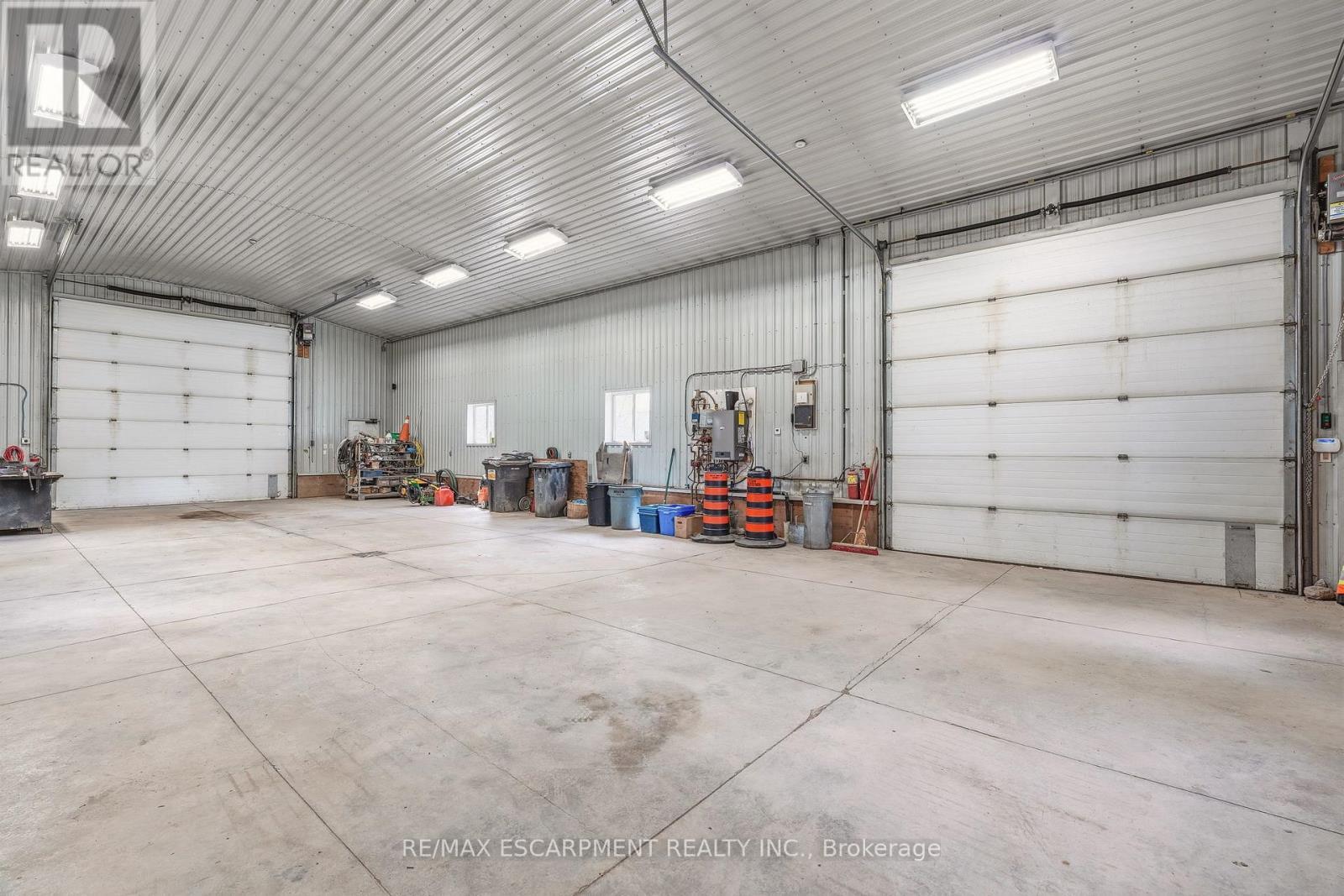 7196 Mcniven Road, Milton, ON - Indoor Photo Showing Garage