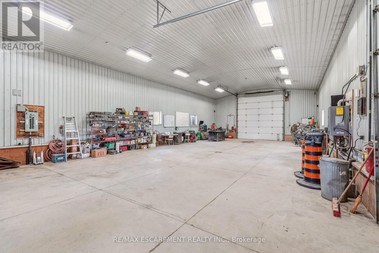 7196 Mcniven Road, Milton, ON - Indoor Photo Showing Garage