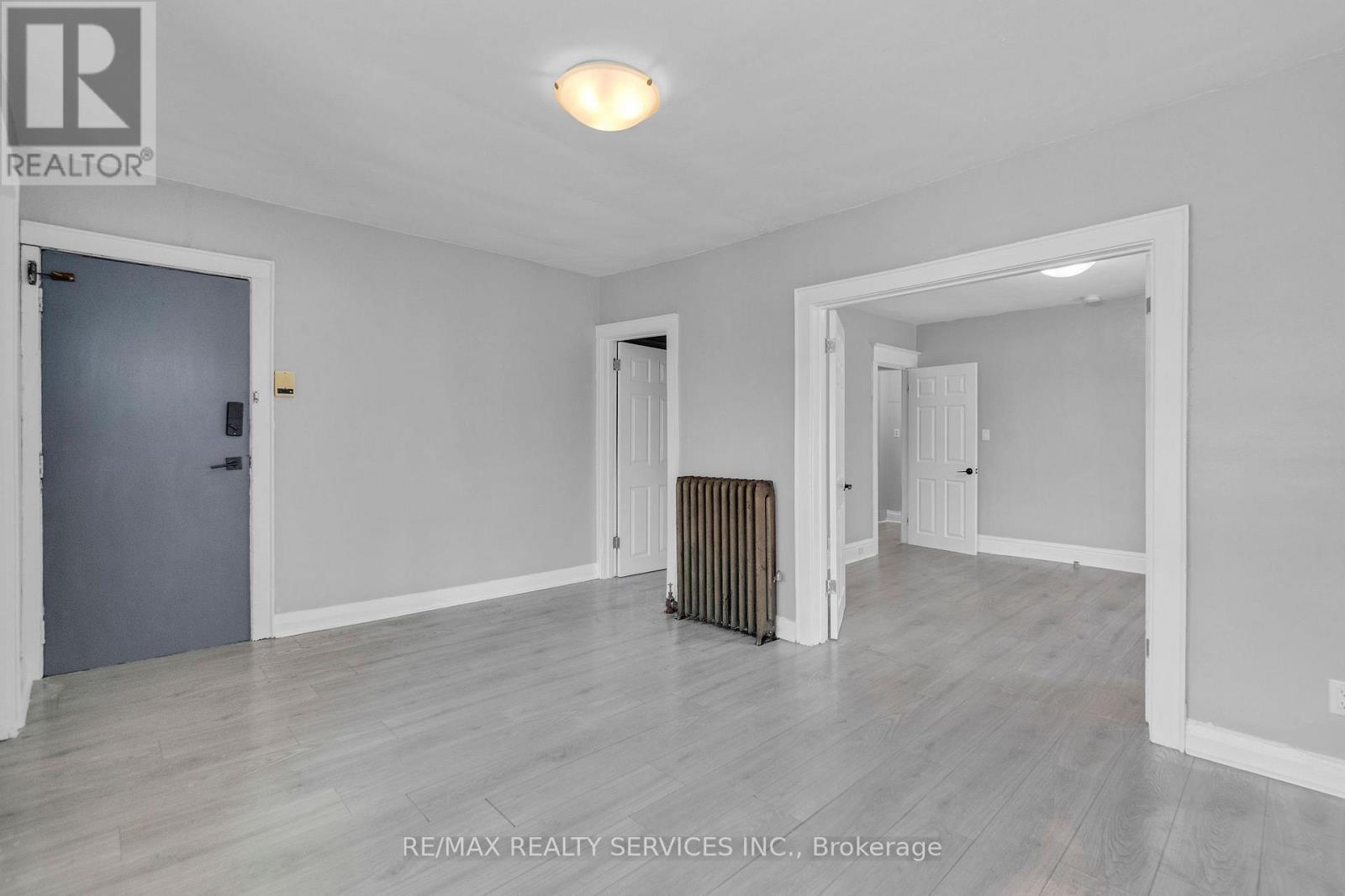 8 - 5 Fairholt Road N, Hamilton, ON - Indoor Photo Showing Other Room
