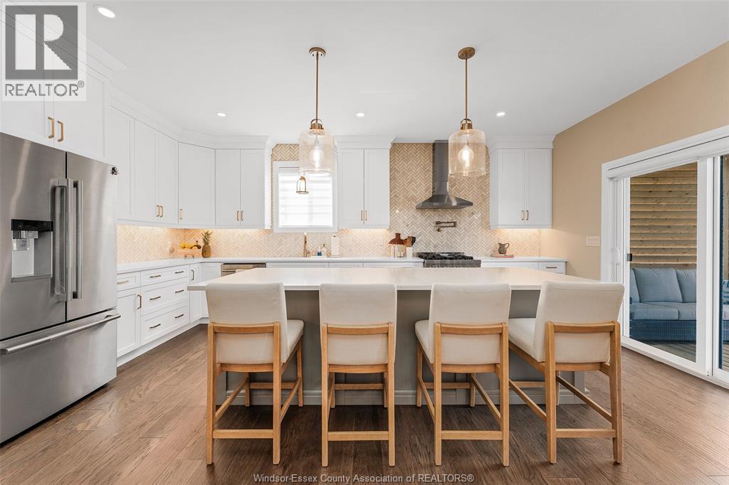 4523 Anderson, Lakeshore, ON - Indoor Photo Showing Kitchen With Upgraded Kitchen