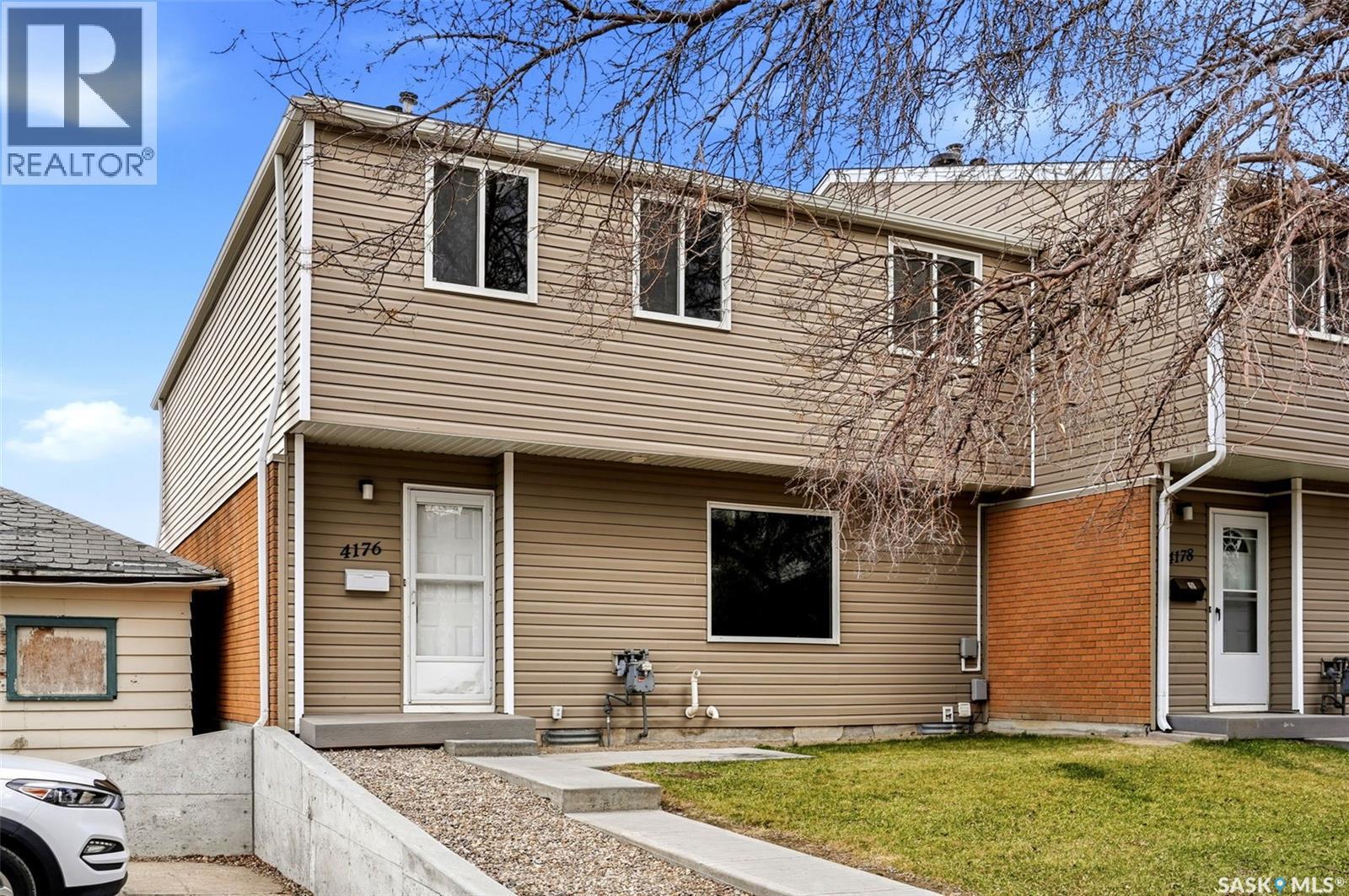 4176 Castle Road, Regina, SK - Outdoor