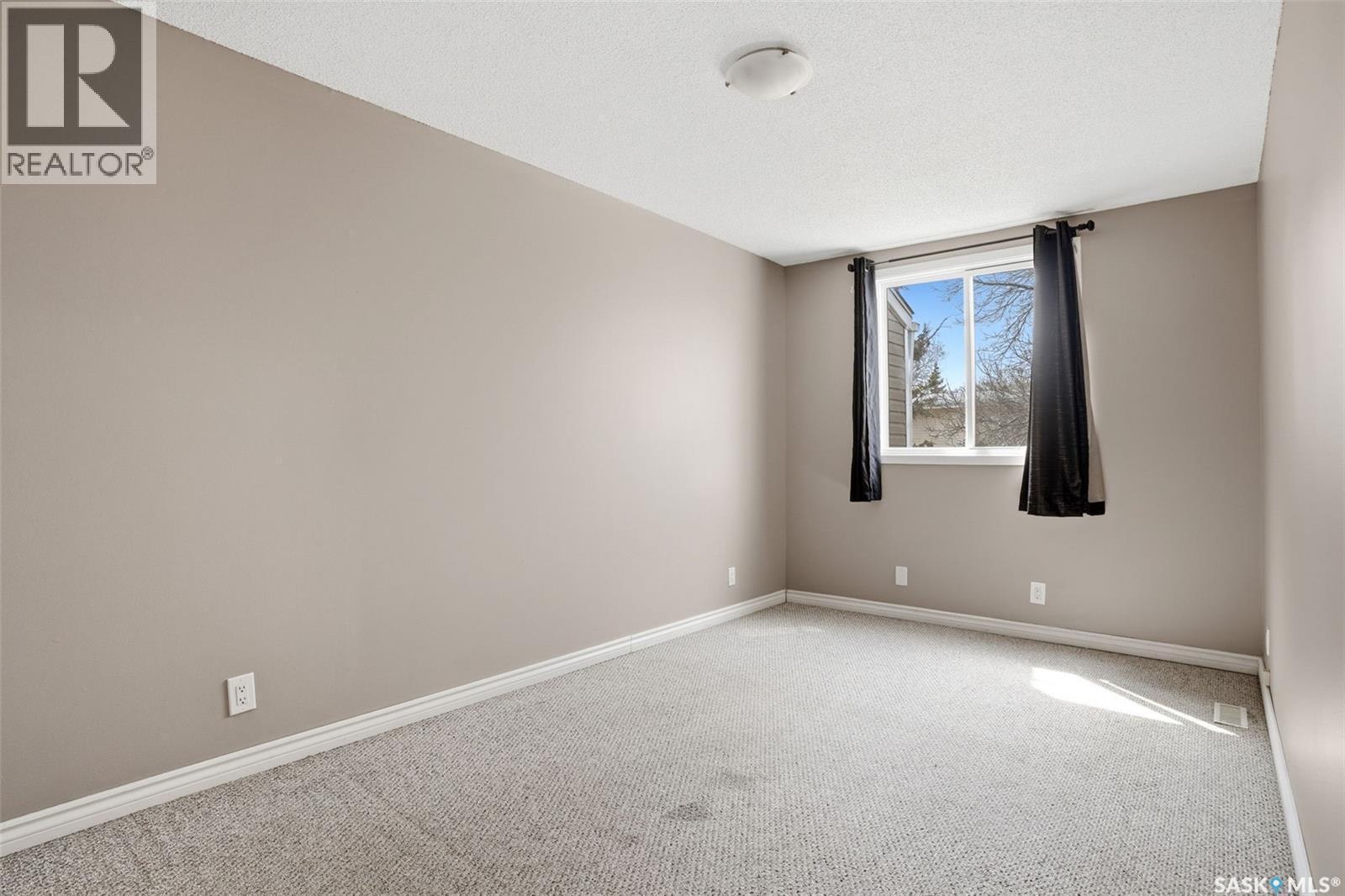 4176 Castle Road, Regina, SK - Indoor Photo Showing Other Room
