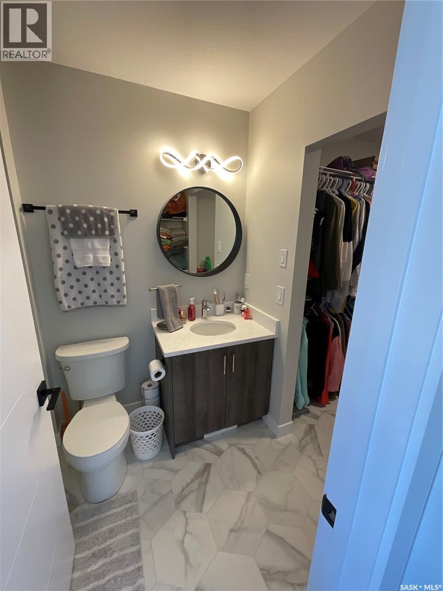117 Westfield Road, Saskatoon, SK - Indoor Photo Showing Bathroom