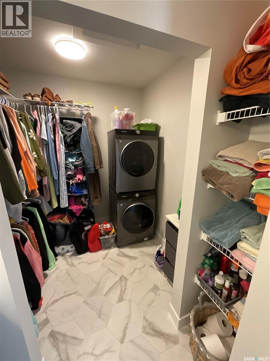 117 Westfield Road, Saskatoon, SK - Indoor With Storage