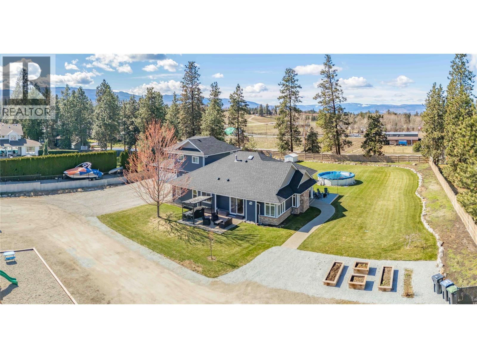 3350 Larkspur Court, Kelowna, BC - Outdoor