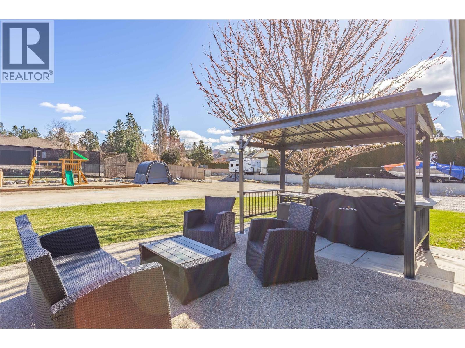 3350 Larkspur Court, Kelowna, BC - Outdoor