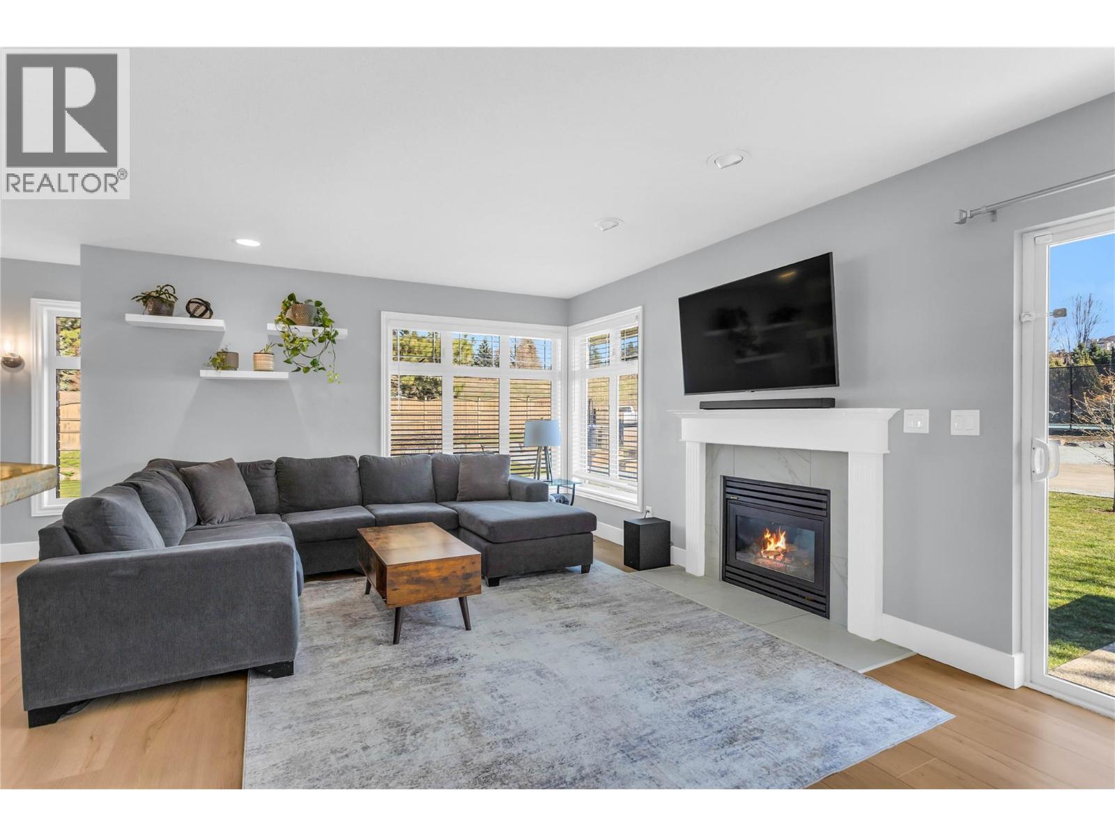 3350 Larkspur Court, Kelowna, BC - Indoor