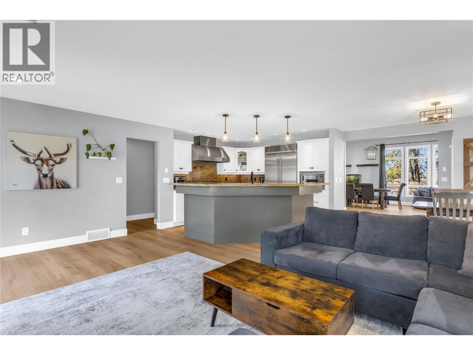 3350 Larkspur Court, Kelowna, BC - Indoor