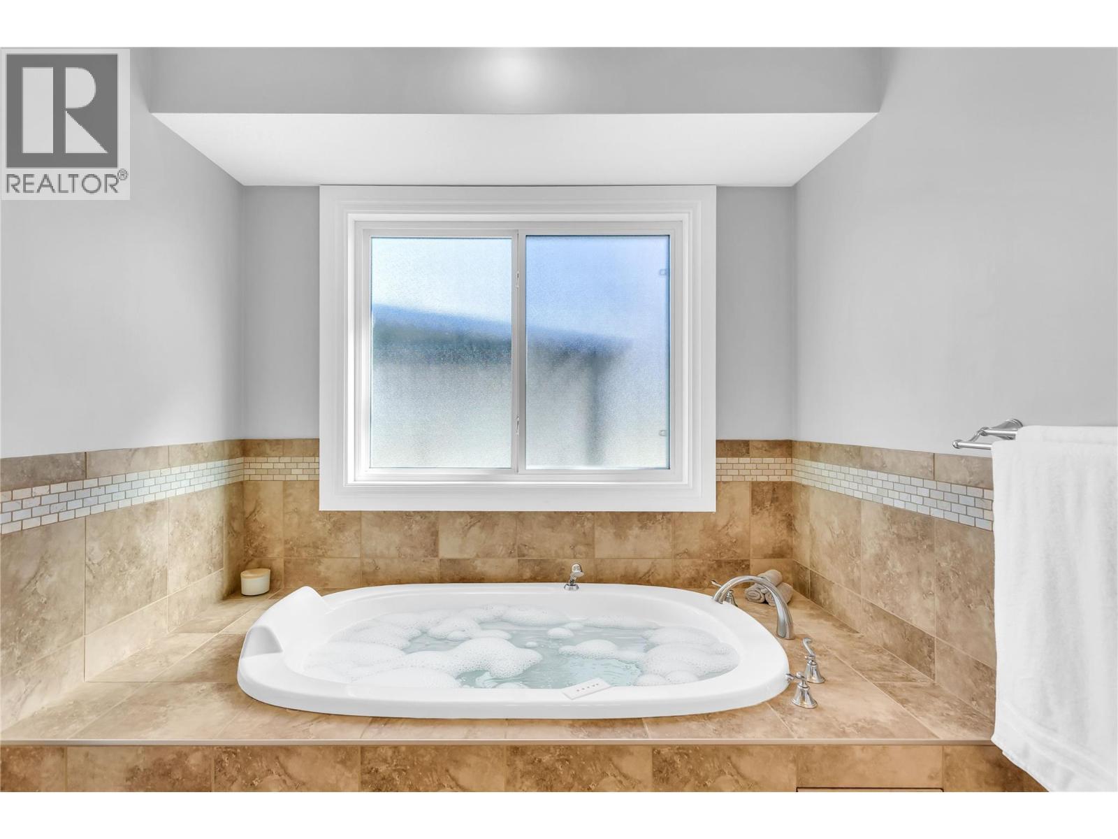 3350 Larkspur Court, Kelowna, BC - Indoor Photo Showing Bathroom