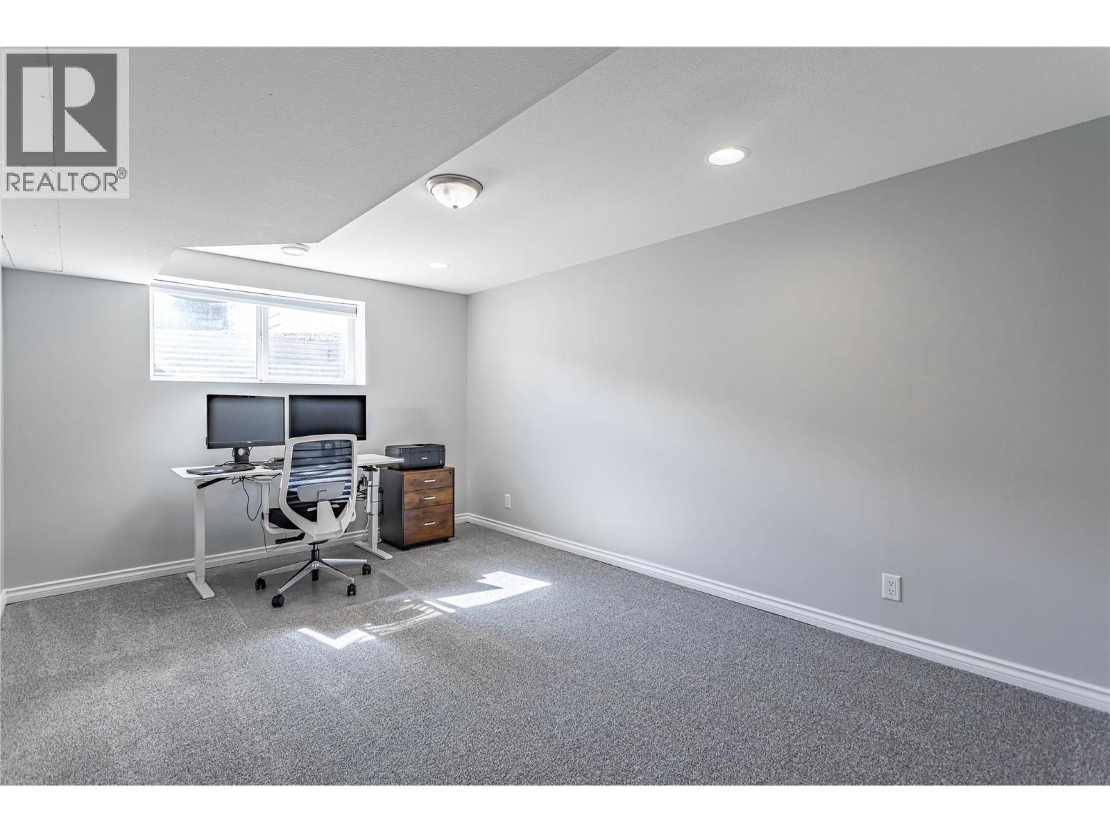 3350 Larkspur Court, Kelowna, BC - Indoor Photo Showing Other Room