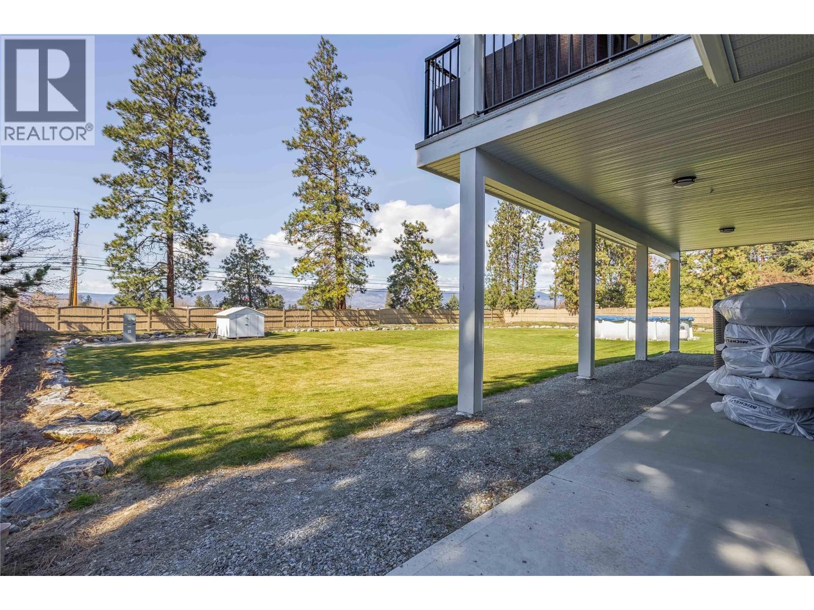 3350 Larkspur Court, Kelowna, BC - Outdoor