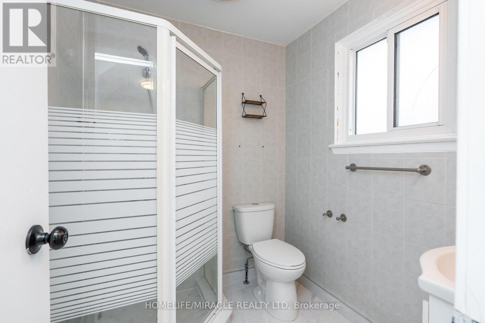 37 Banner Crescent, Ajax, ON - Indoor Photo Showing Bathroom
