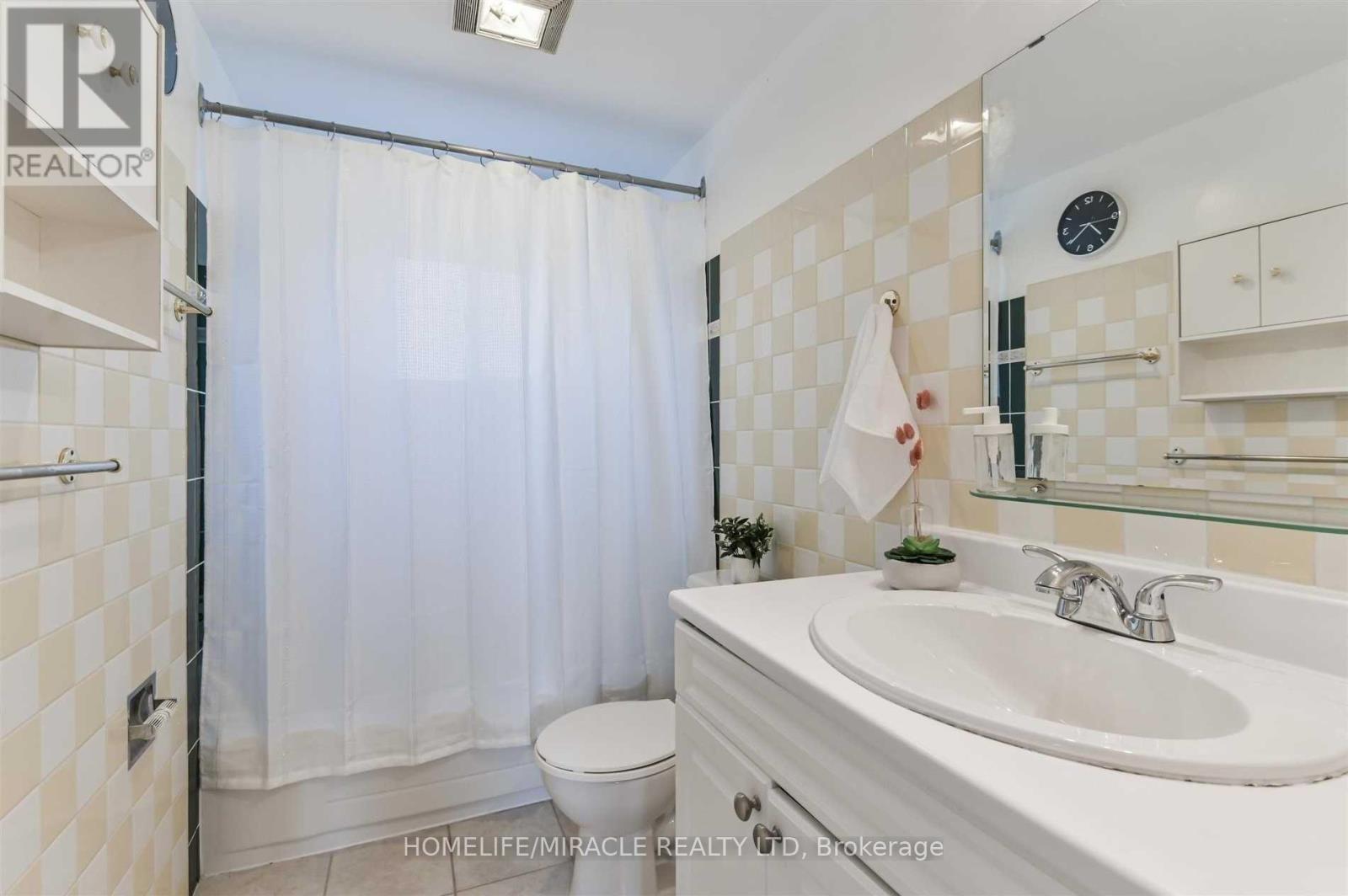 37 Banner Crescent, Ajax, ON - Indoor Photo Showing Bathroom