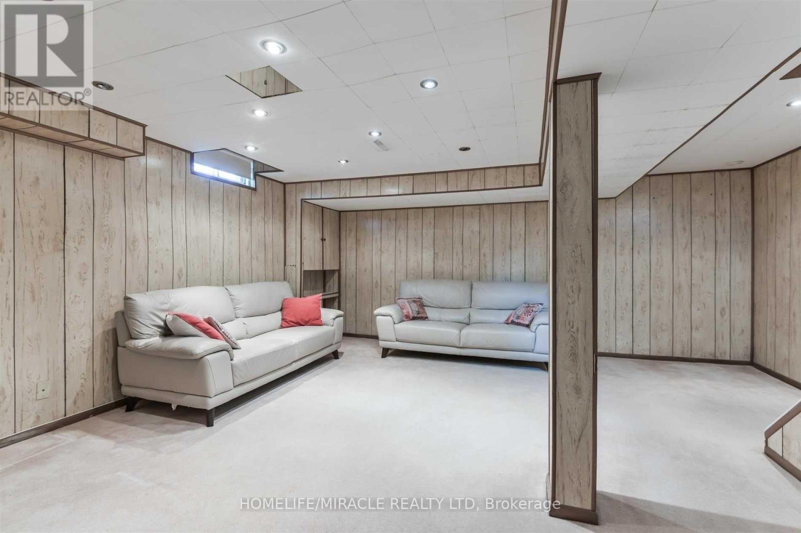 37 Banner Crescent, Ajax, ON - Indoor Photo Showing Other Room