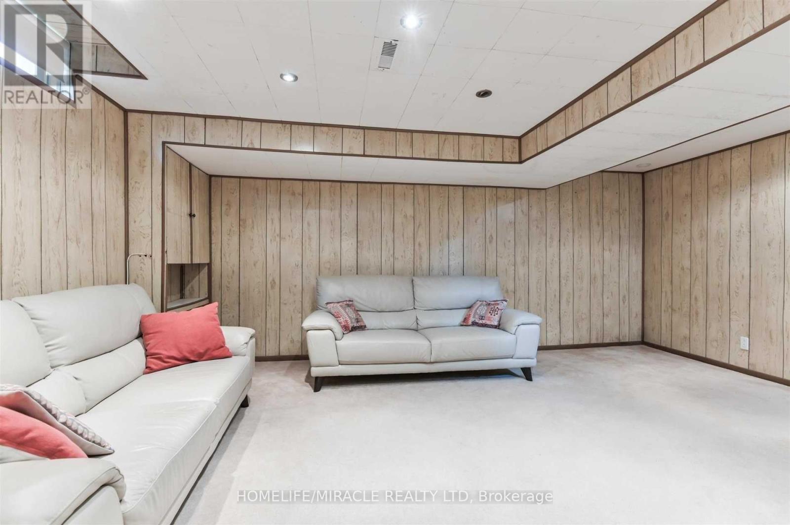 37 Banner Crescent, Ajax, ON - Indoor