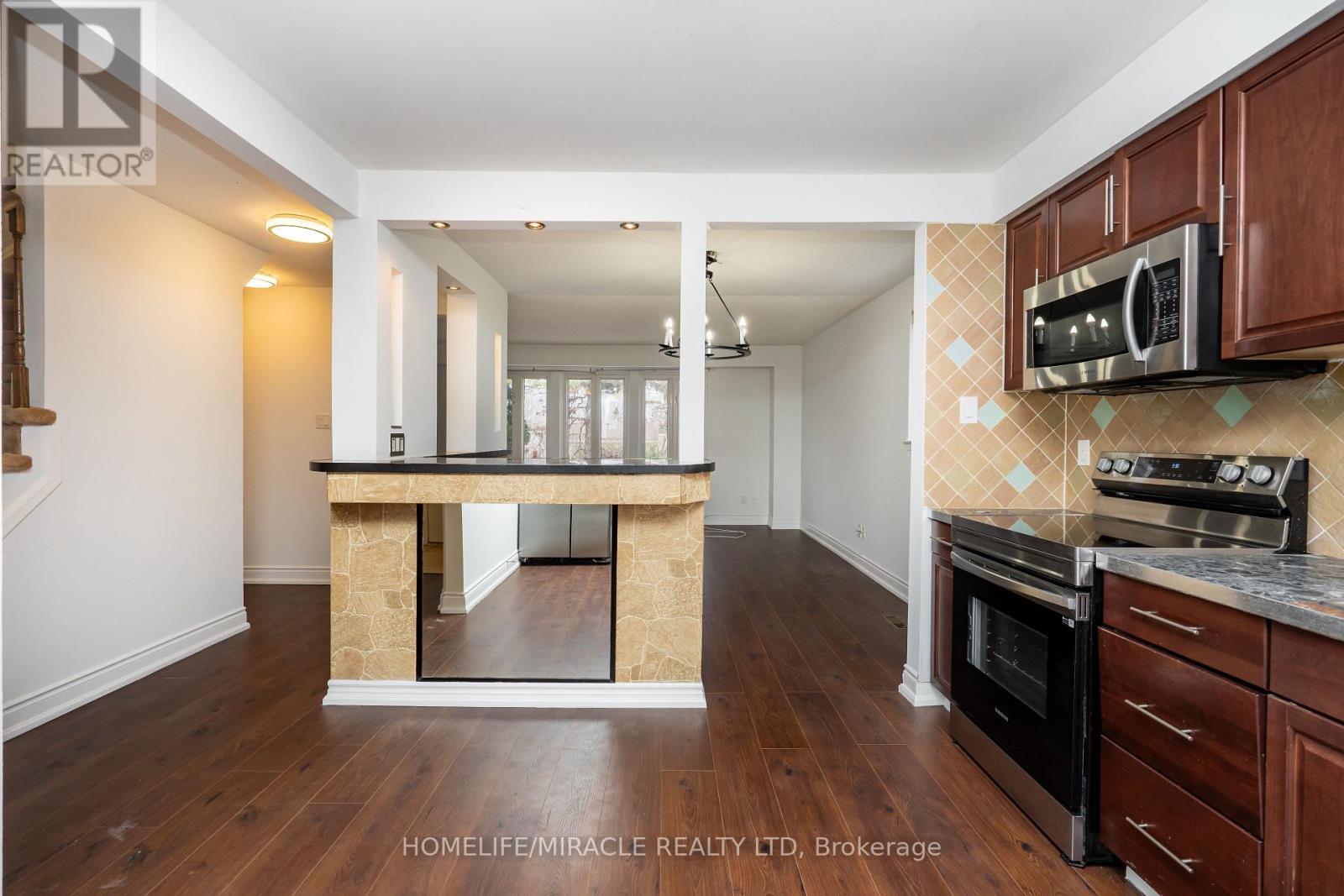 37 Banner Crescent, Ajax, ON - Indoor Photo Showing Kitchen