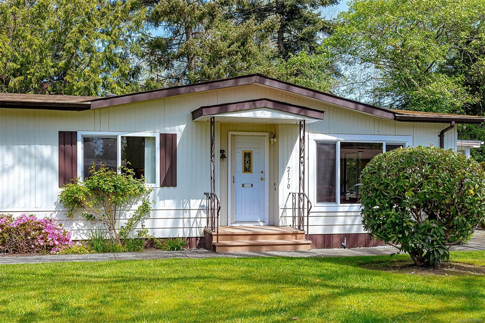 2170 Summergate Blvd, Sidney, BC