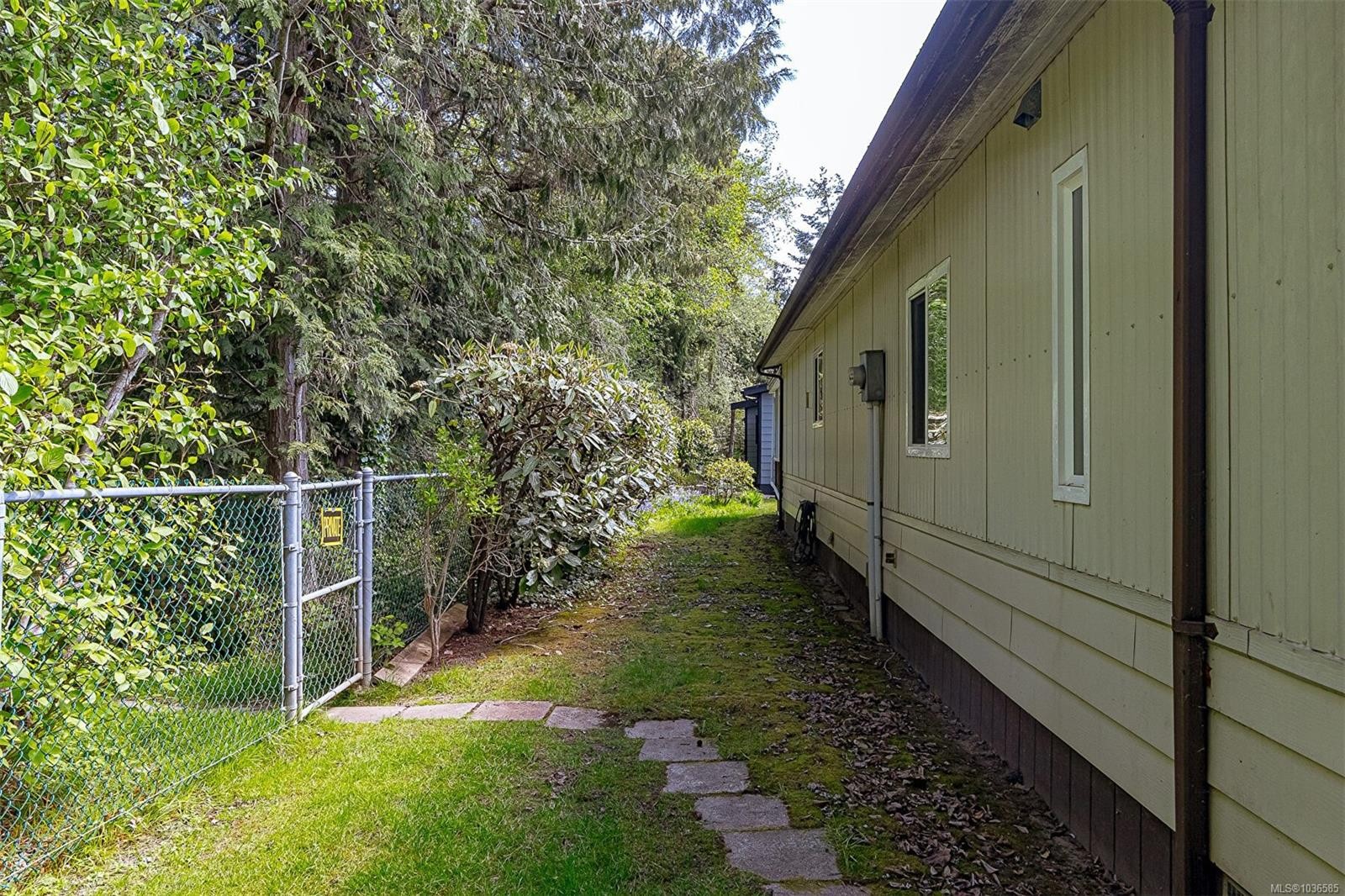 2170 Summergate Blvd, Sidney, BC