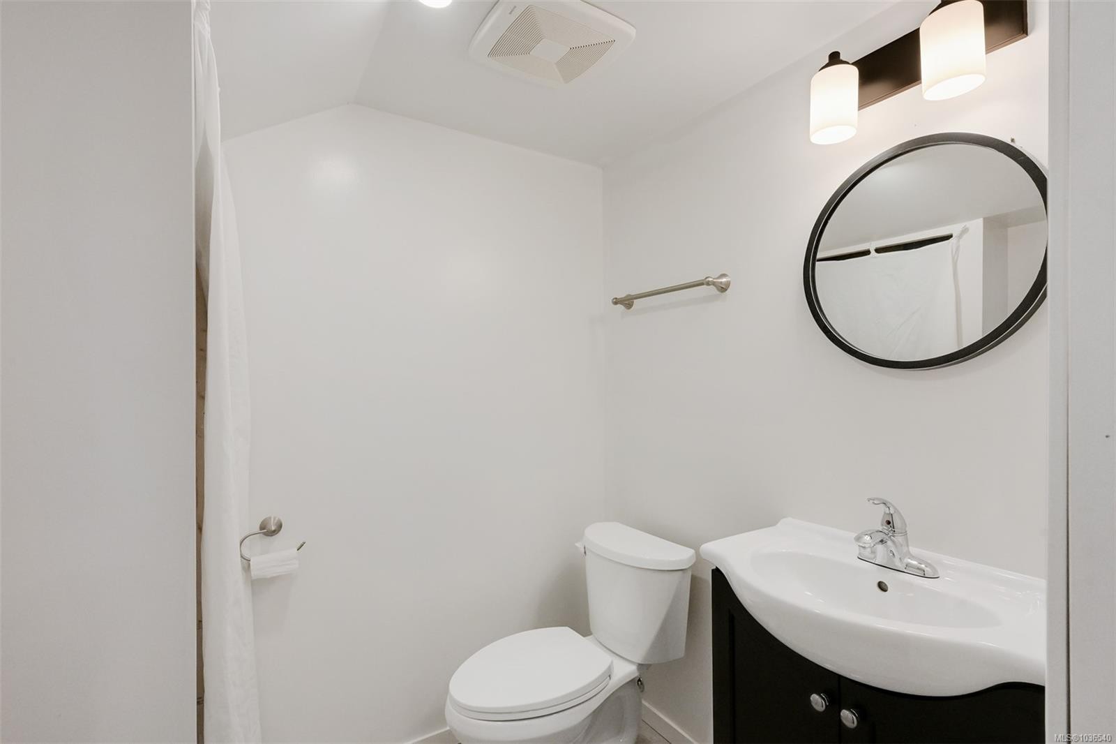3746 Seaton St, Saanich, BC