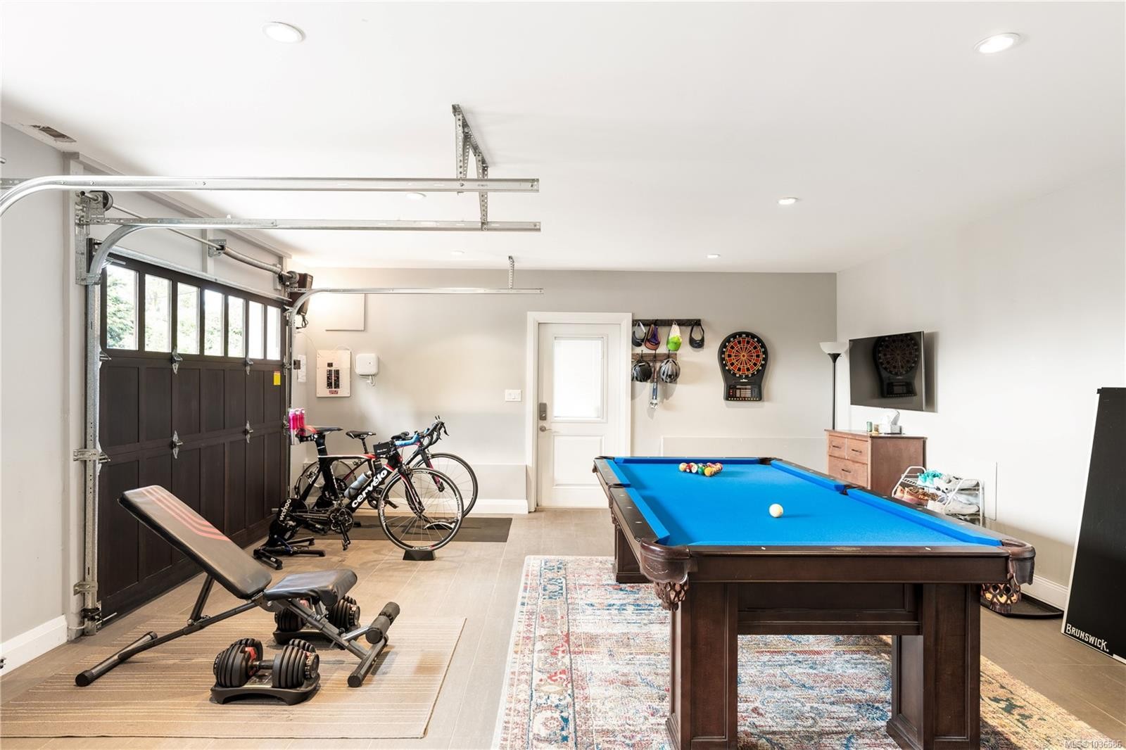 1896 Leyns Rd, Saanich, BC