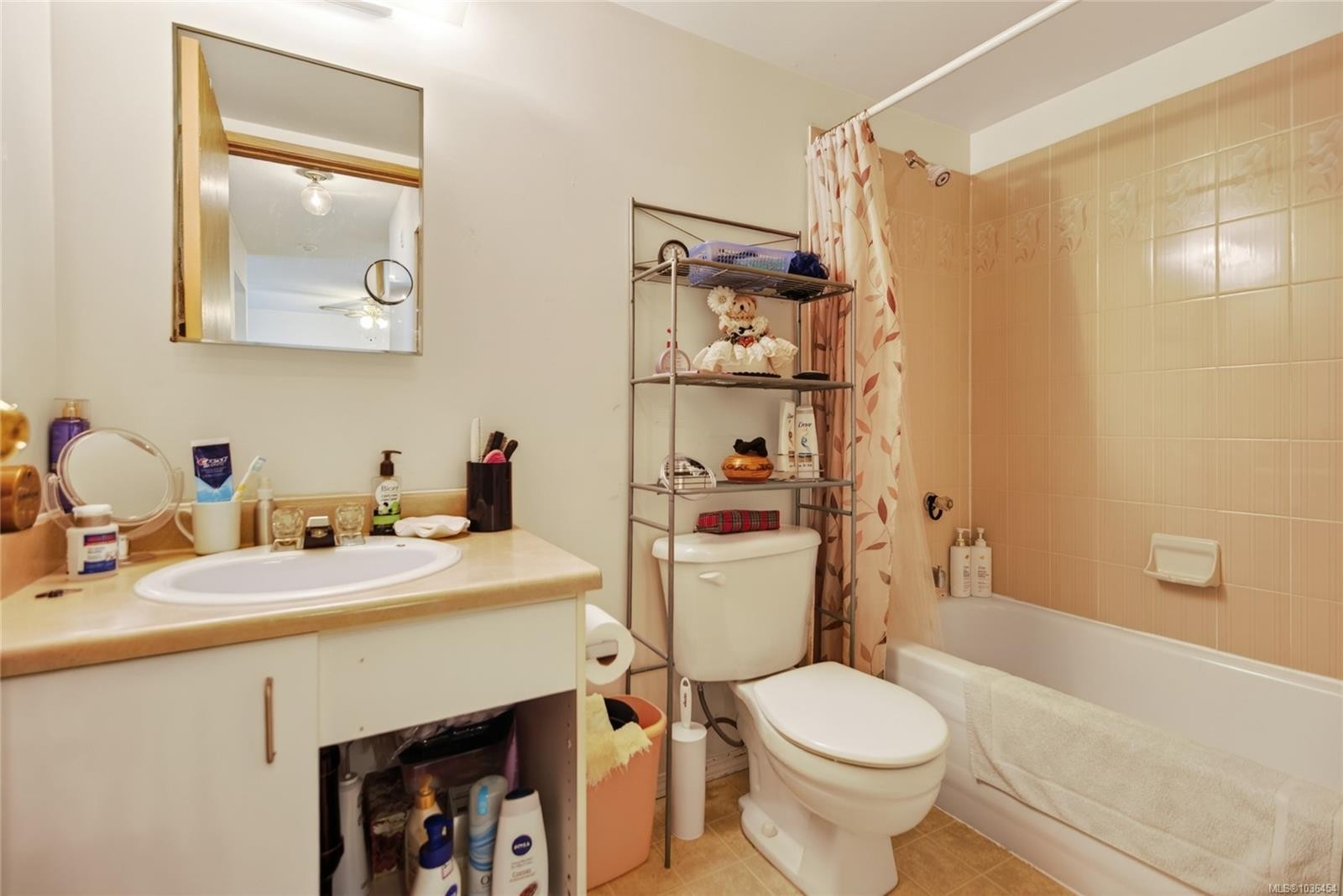 311-200 Back Rd, Courtenay, BC - Indoor Photo Showing Bathroom