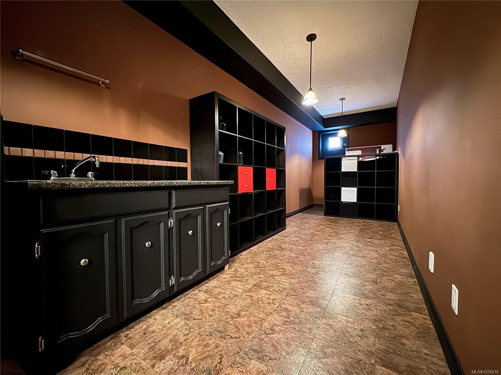 2596 Crystalview Dr, Langford, BC
