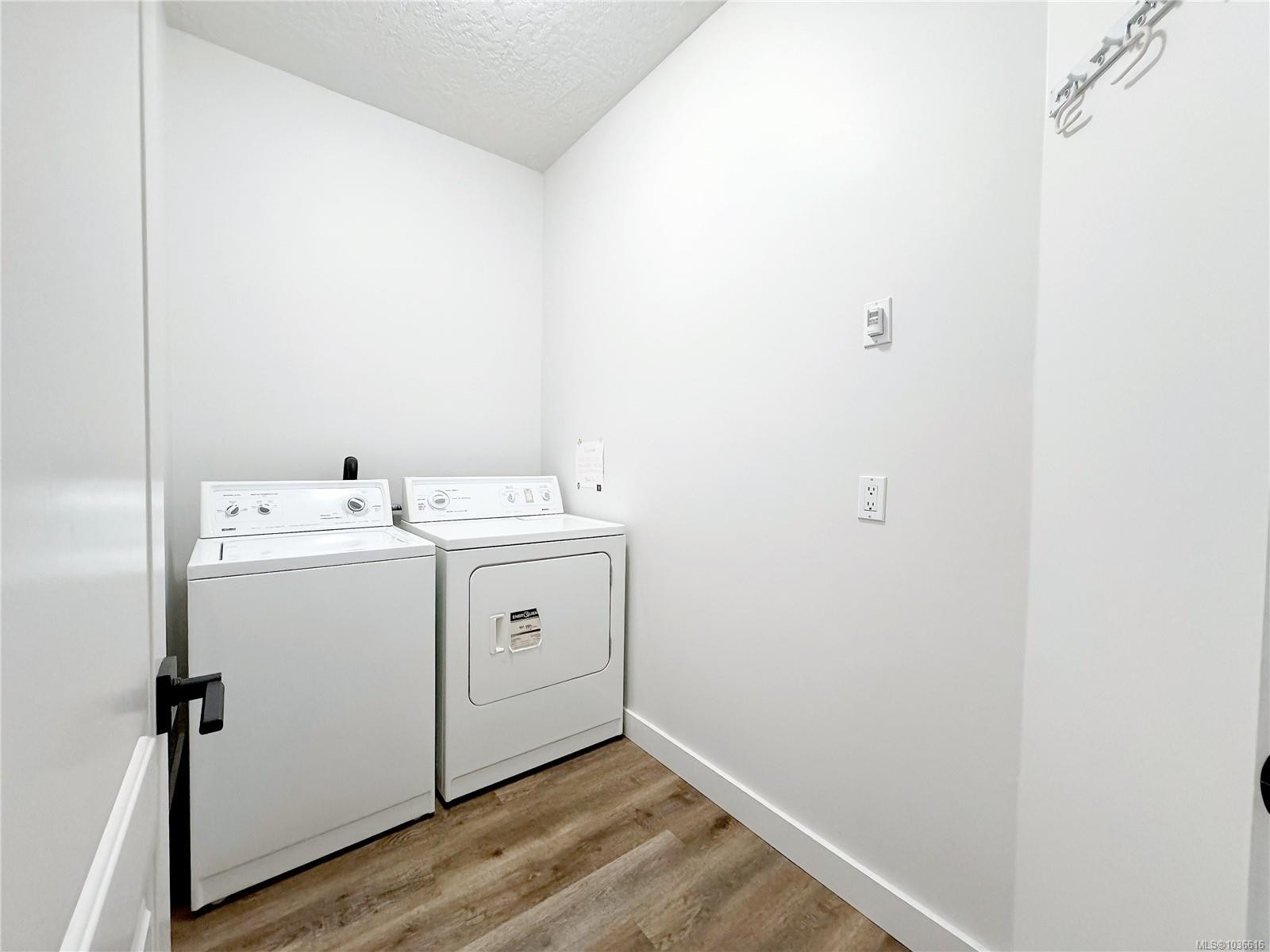 2596 Crystalview Dr, Langford, BC