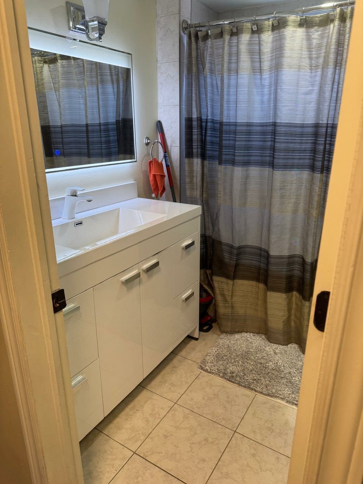 Bathroom - 22 Rue Maisonneuve, Dollard-Des-Ormeaux, QC - Indoor Photo Showing Bathroom