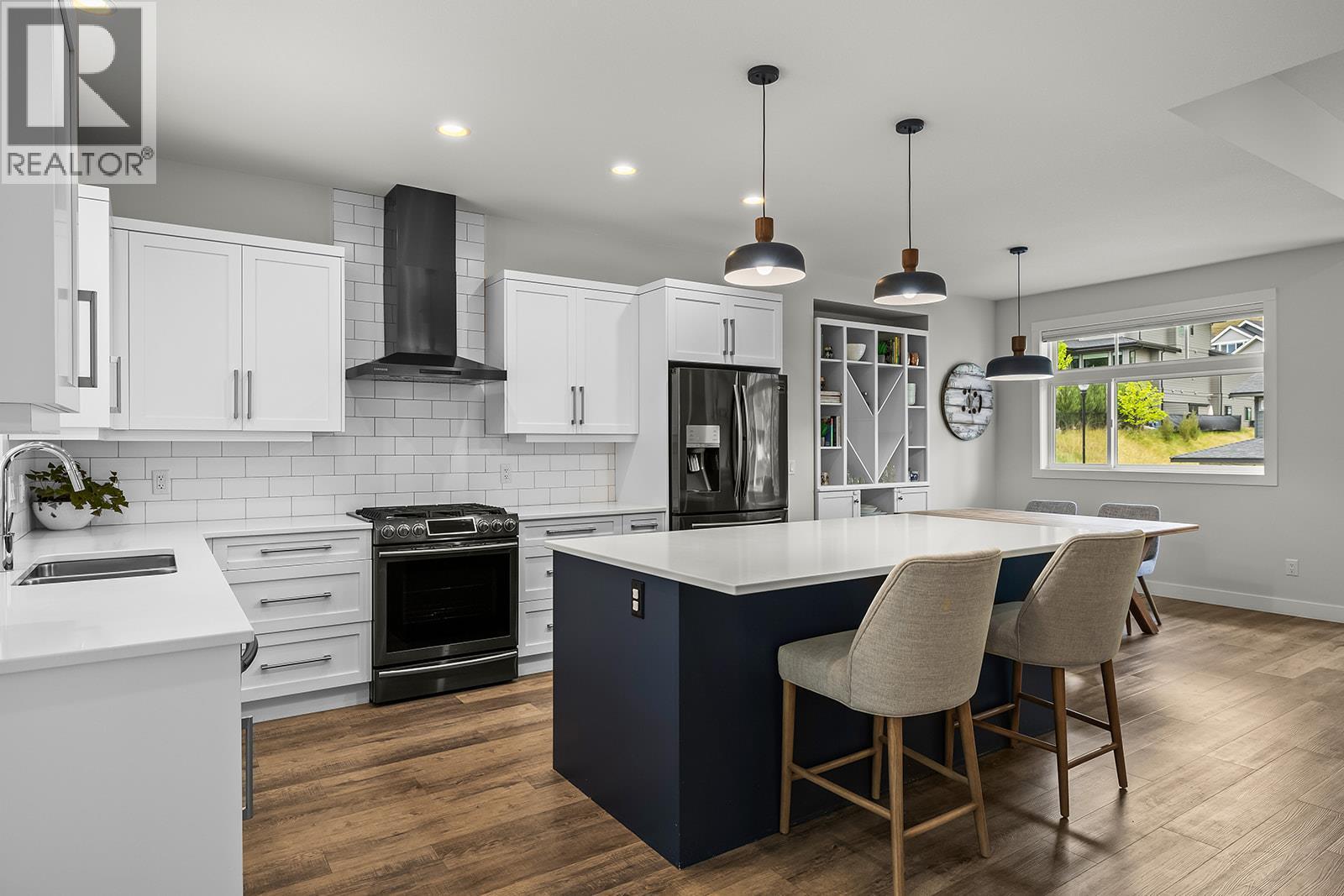 21 Forest Edge Drive, Kelowna, BC - Indoor Photo Showing Kitchen With Double Sink With Upgraded Kitchen