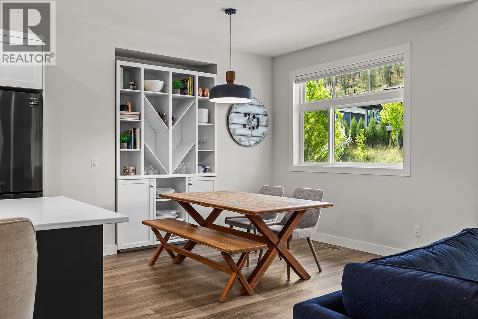 21 Forest Edge Drive, Kelowna, BC - Indoor Photo Showing Dining Room
