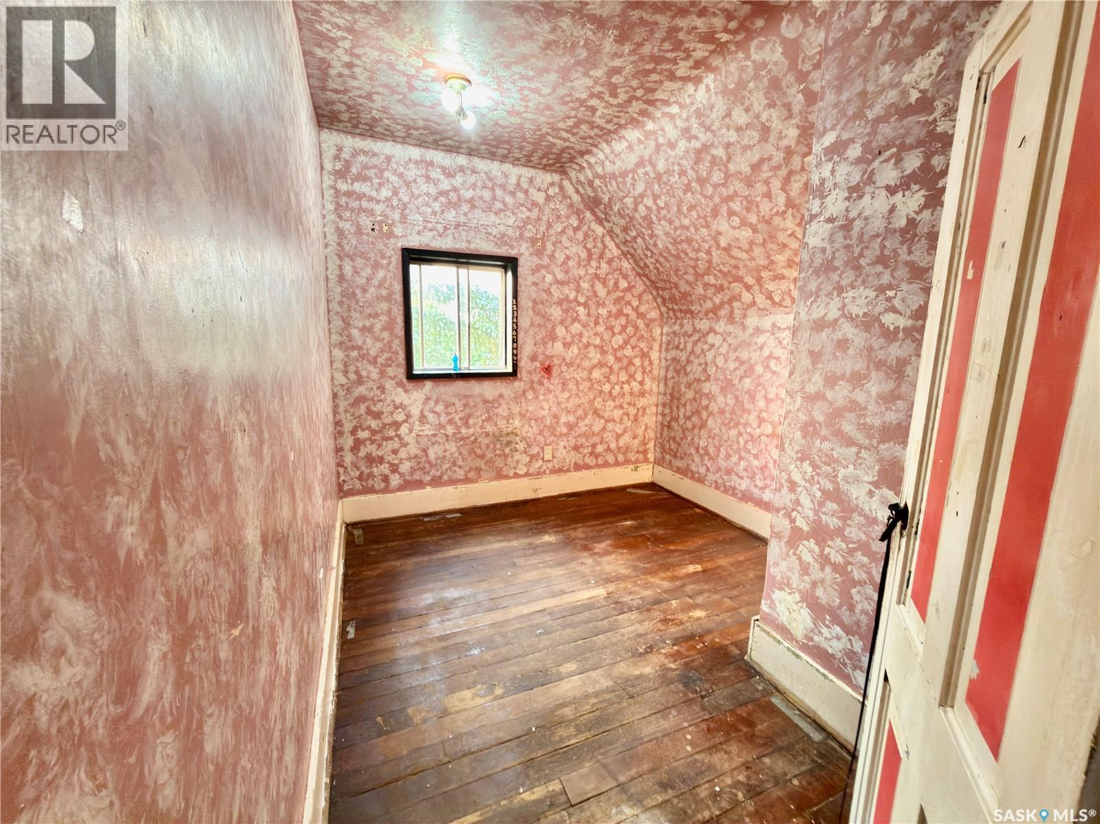 313 Grant Avenue, Hanley, SK - Indoor Photo Showing Other Room