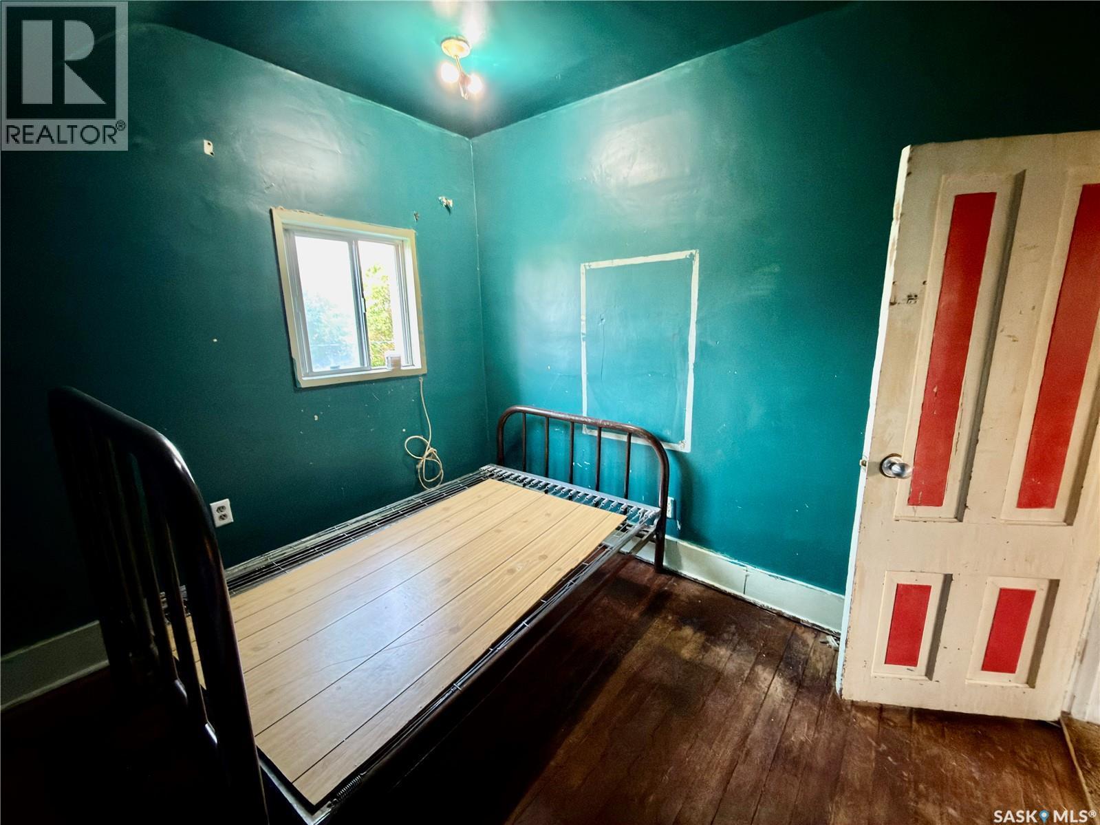 313 Grant Avenue, Hanley, SK - Indoor
