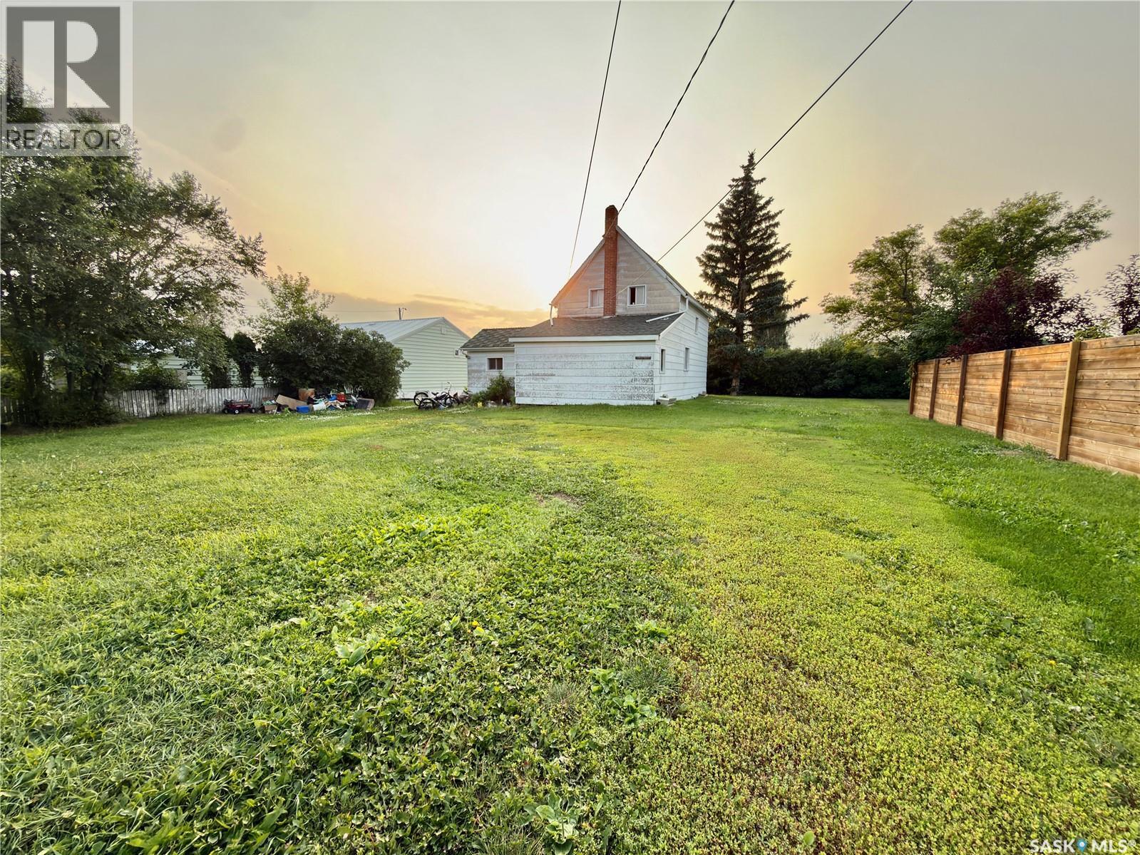313 Grant Avenue, Hanley, SK - Outdoor