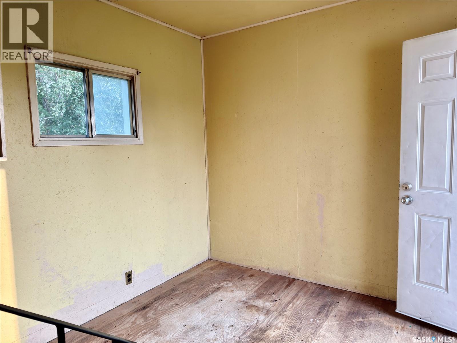313 Grant Avenue, Hanley, SK - Indoor Photo Showing Other Room