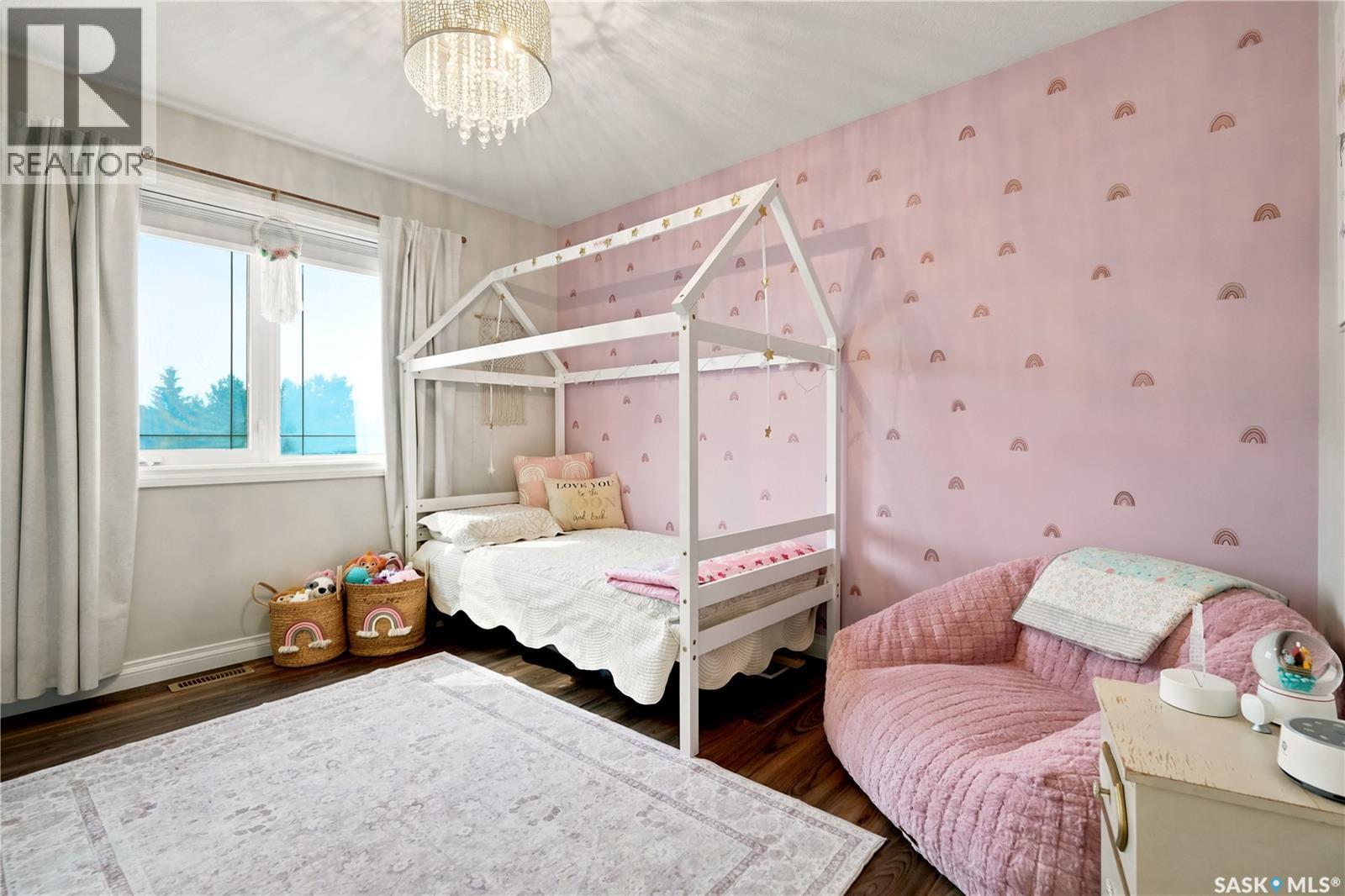 8607 Wascana Gardens Lane, Regina, SK - Indoor Photo Showing Bedroom