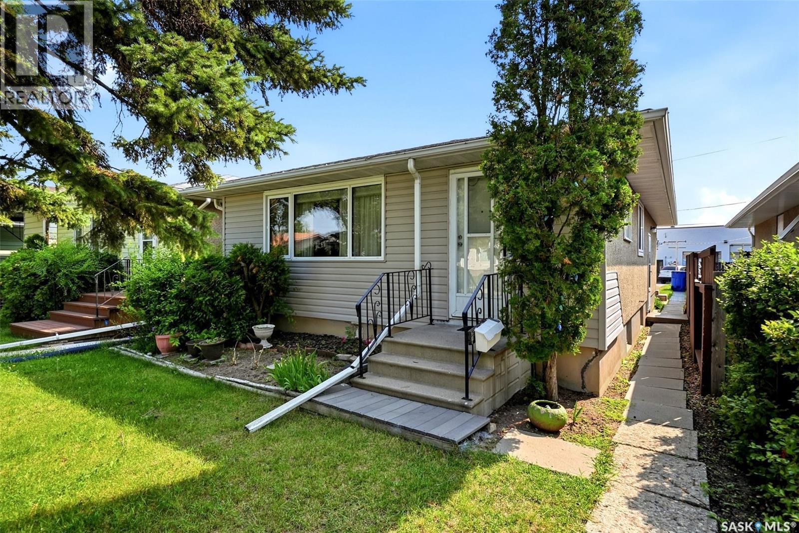 273 Angus Street, Regina, SK - Outdoor