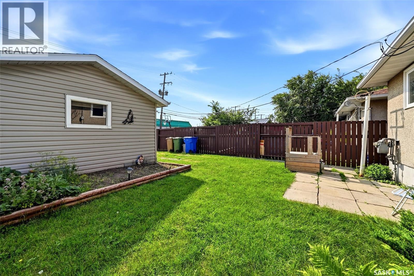 273 Angus Street, Regina, SK - Outdoor