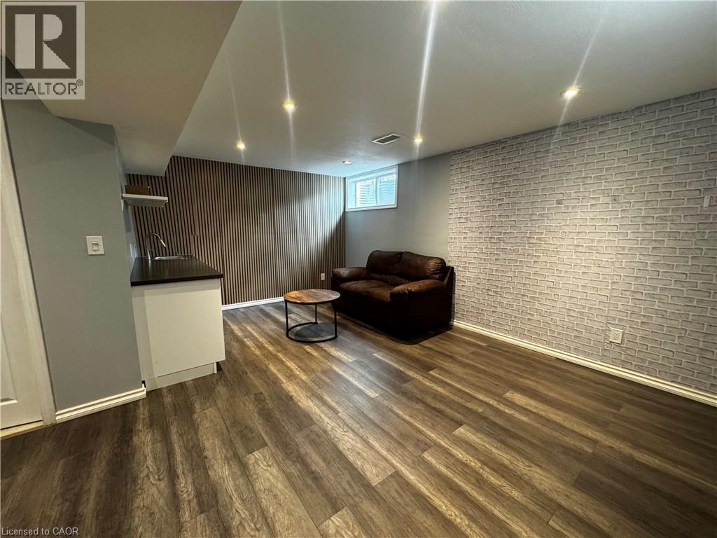 13 Sorrento Street, Kitchener, ON - Indoor