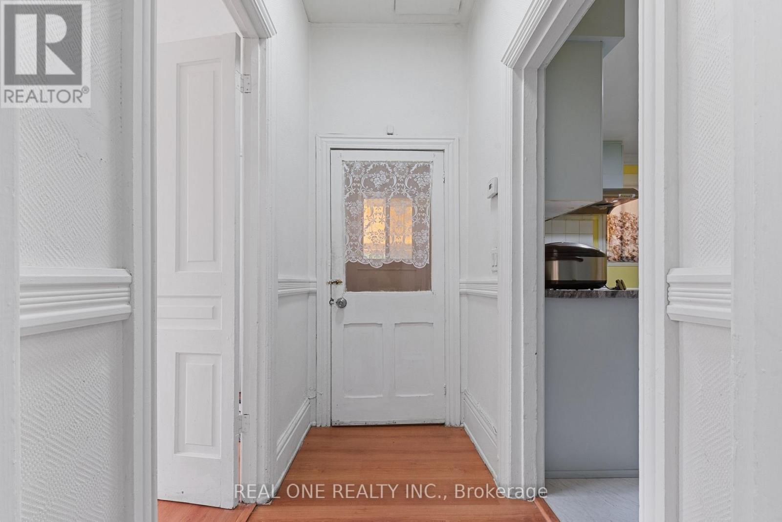155 Victoria Avenue N, Hamilton, ON - Indoor Photo Showing Other Room