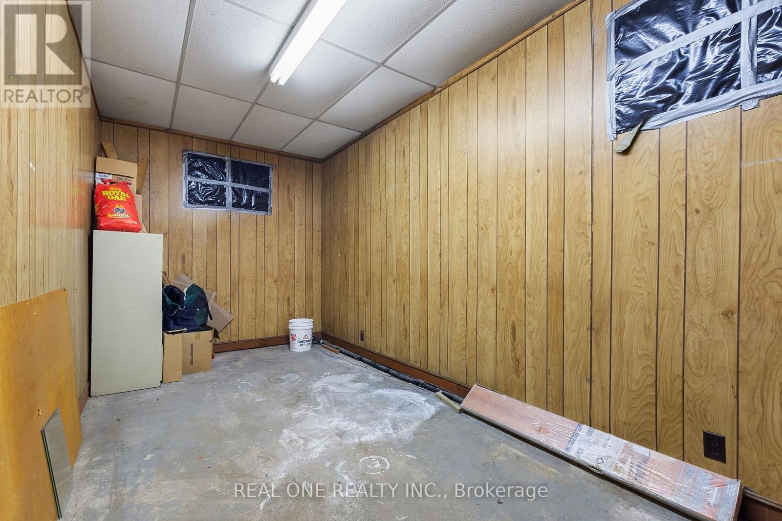 155 Victoria Avenue N, Hamilton, ON - Indoor