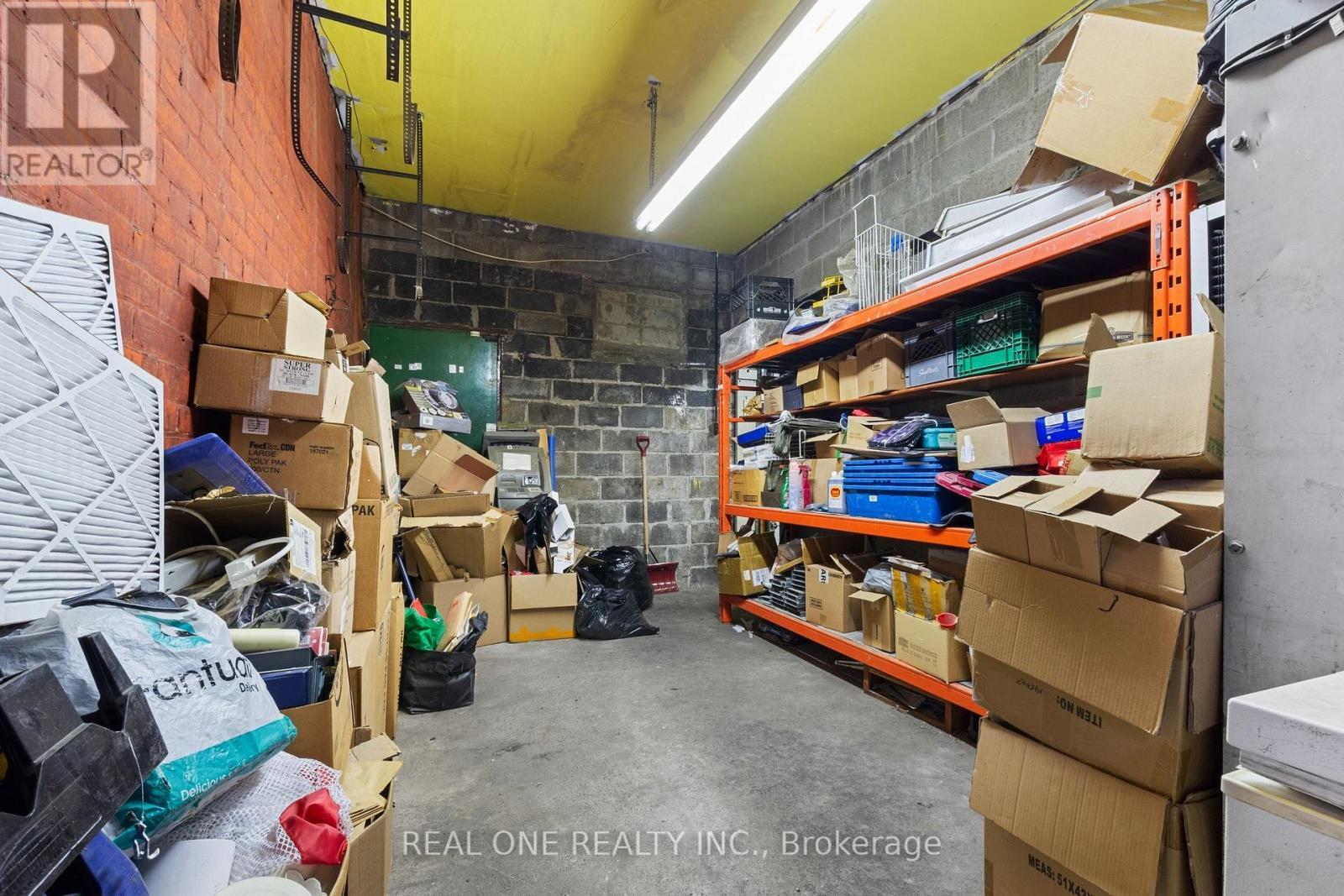 155 Victoria Avenue N, Hamilton, ON - Indoor