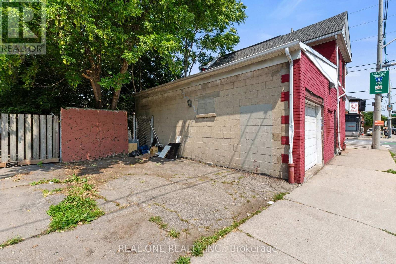 155 Victoria Avenue N, Hamilton, ON - Outdoor With Exterior