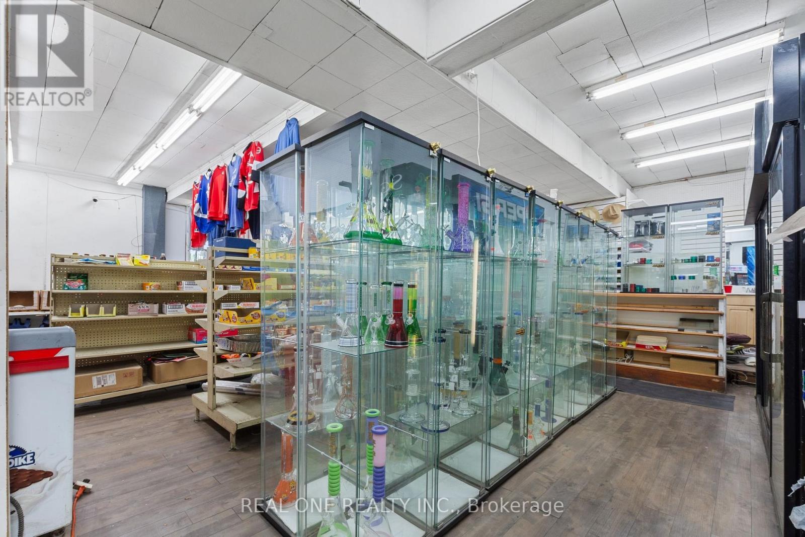 155 Victoria Avenue N, Hamilton, ON - Indoor Photo Showing Other Room