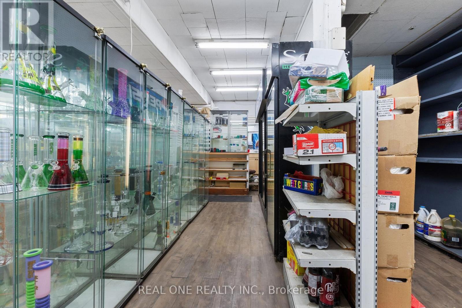 155 Victoria Avenue N, Hamilton, ON - Indoor