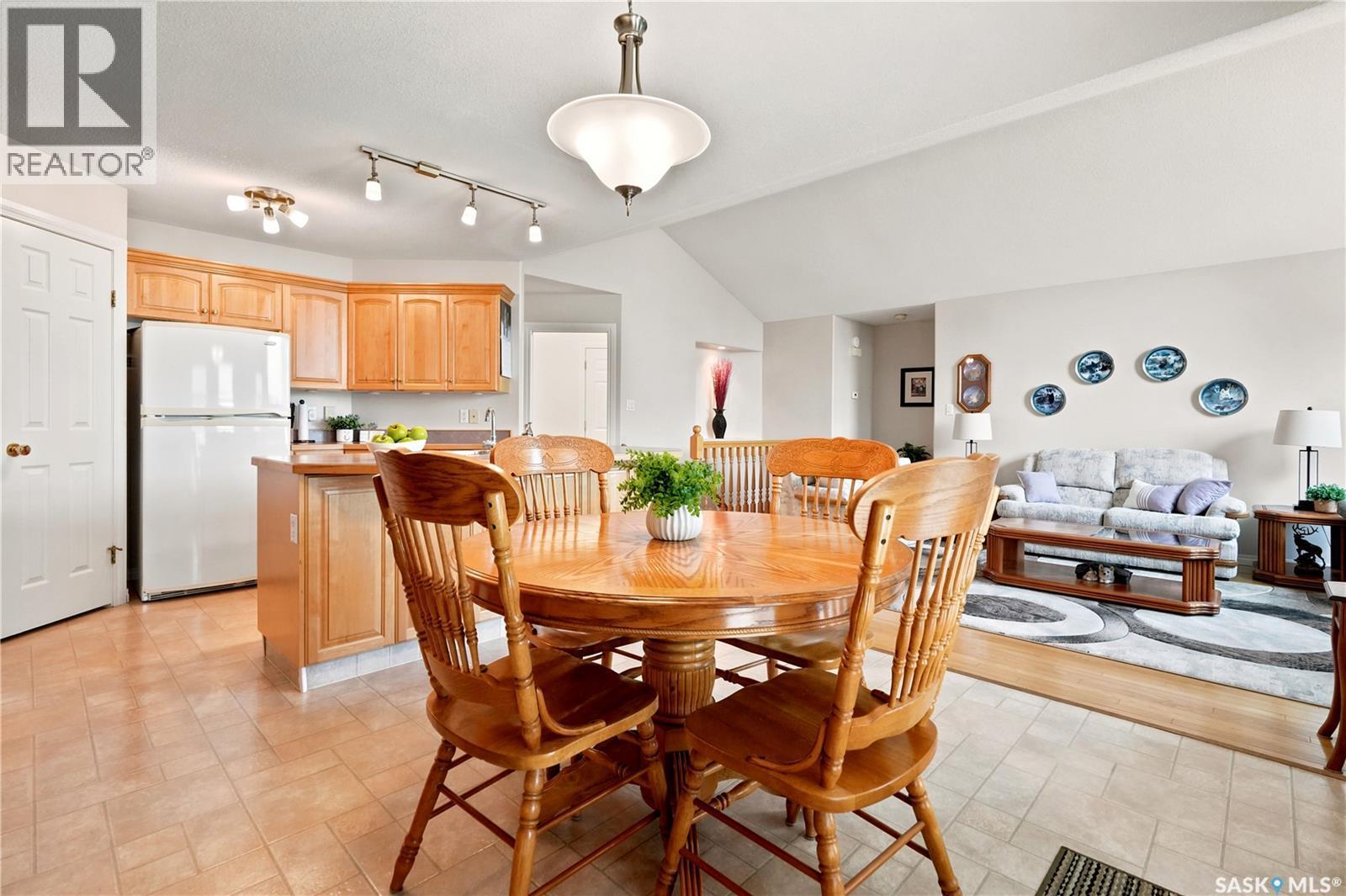3291 Thames Crescent E, Regina, SK - Indoor Photo Showing Dining Room