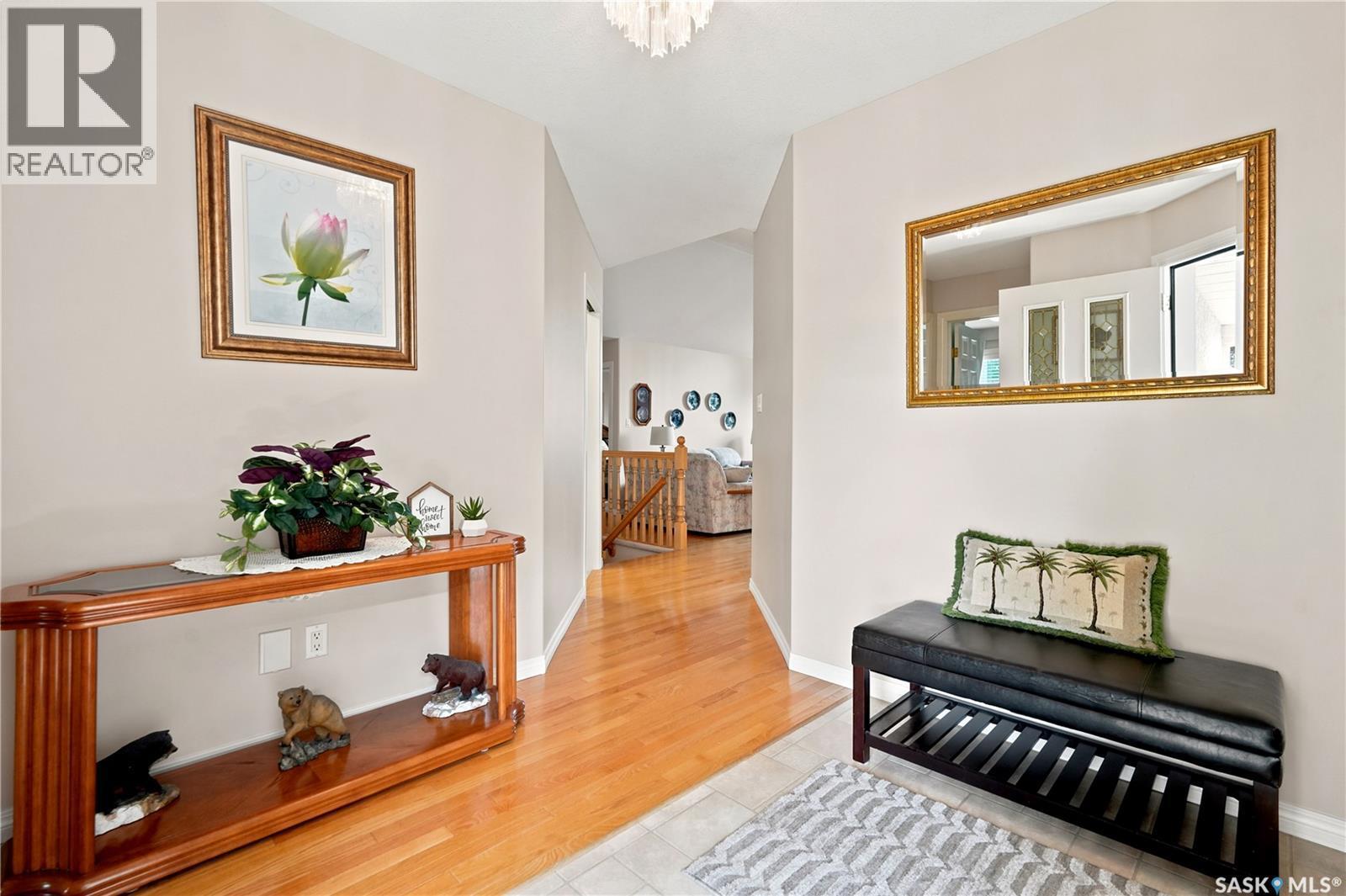 3291 Thames Crescent E, Regina, SK - Indoor