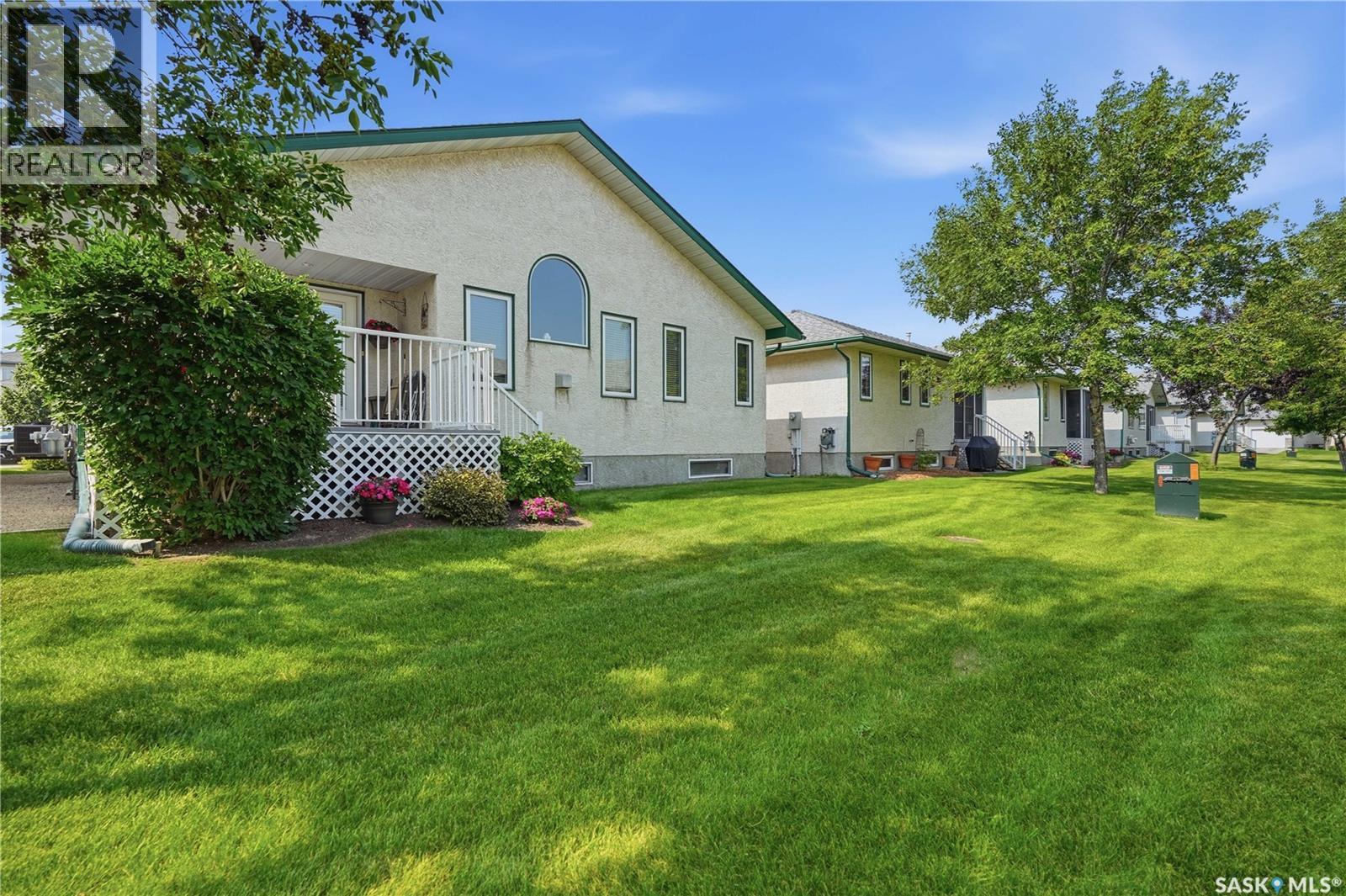 3291 Thames Crescent E, Regina, SK - Outdoor With Deck Patio Veranda